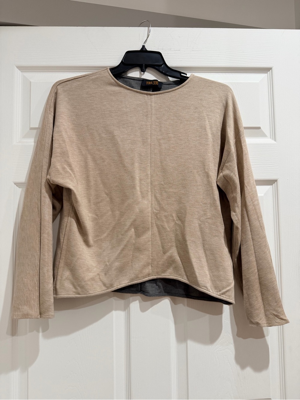 TRVL by TRVL Women’s Taupe Crewneck Long-Sleeve Sweater